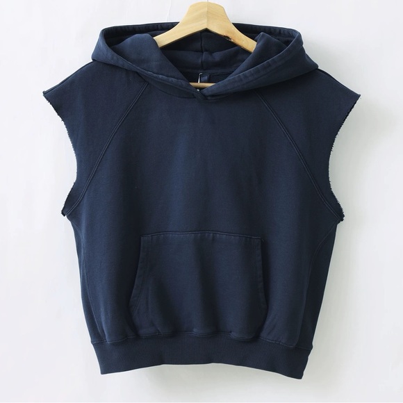 SKIMS Tops - SKIMS Boyfriend Fleece Muscle Hoodie